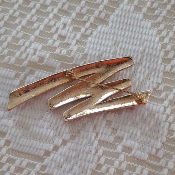 Vintage Fashion Red Brooch - Picture 2 of 7